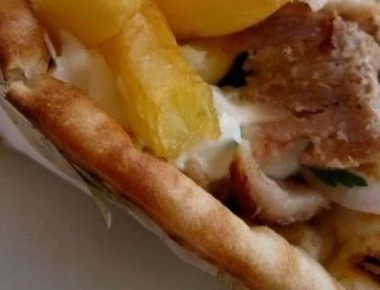 Τα 5 μεγαλύτερα πιτόγυρα στην Ελλάδα που δε μπορείς να φας μόνος σου (φωτο)